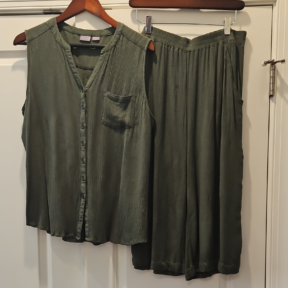 Laura Scott Capri Gaucho pants with matching top